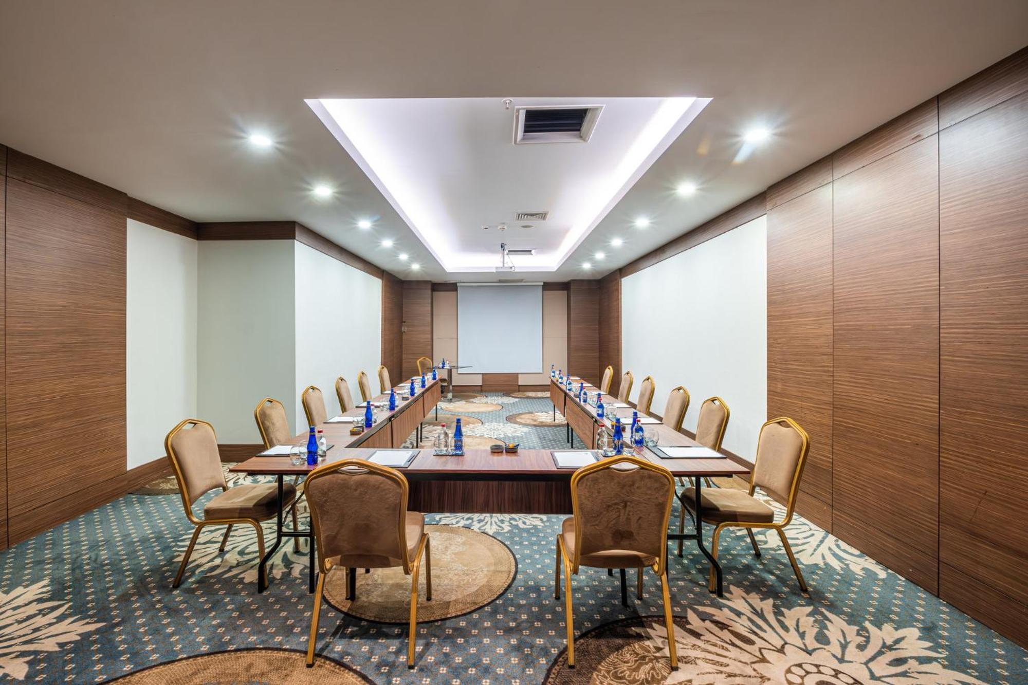 Holiday Inn Ankara - Cukurambar By Ihg Zewnętrze zdjęcie